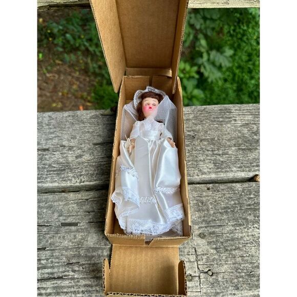 Blue Bonnet American Bride Doll Margarine Premium American Heritage Blue Eyes 8” - Picture 5 of 8